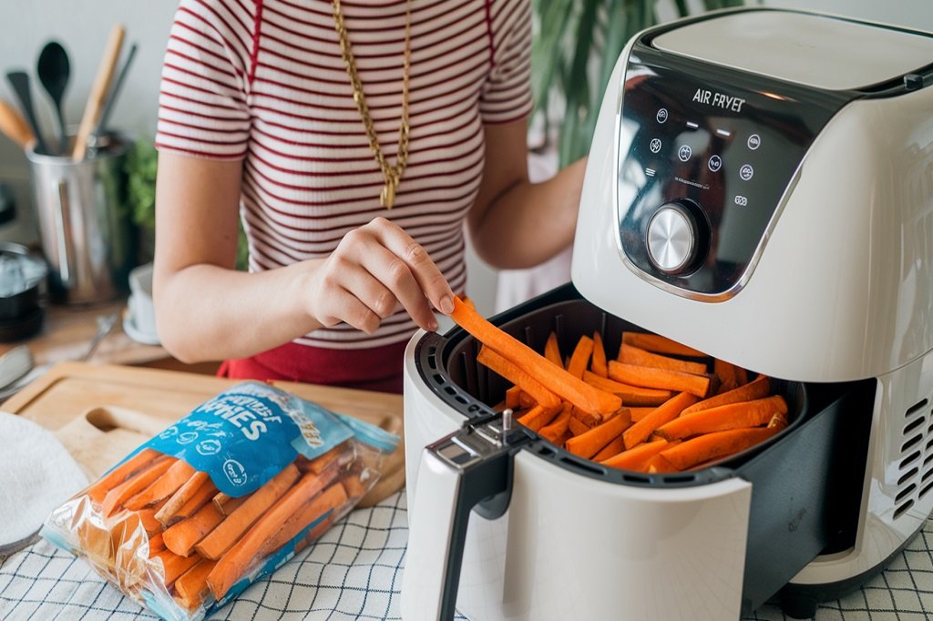 how to cook frozen sweet potato fries in air fryer